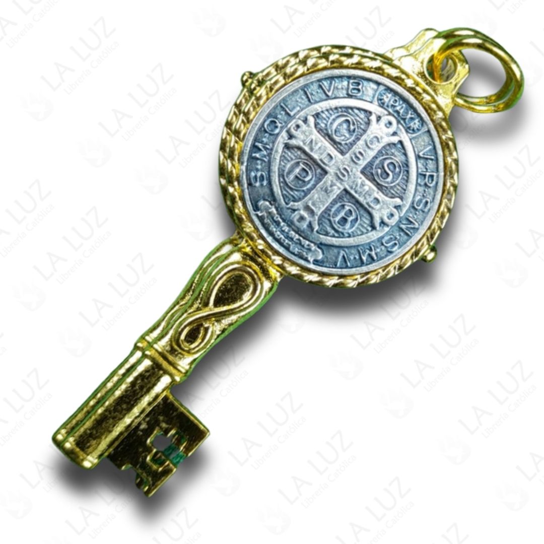 llave-de-san-benito-dorado-atras-costado