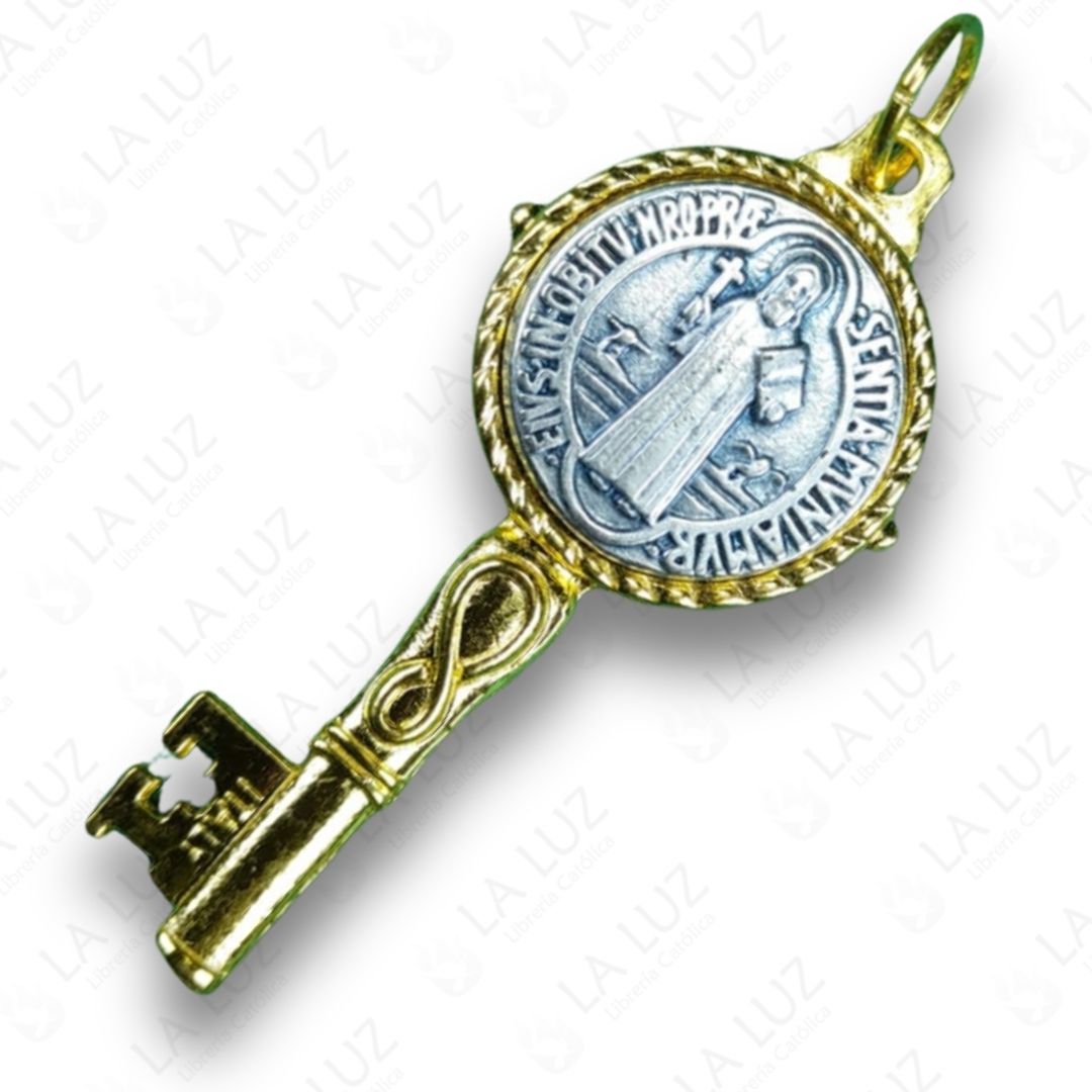 llave-de-san-benito-dorado-costado